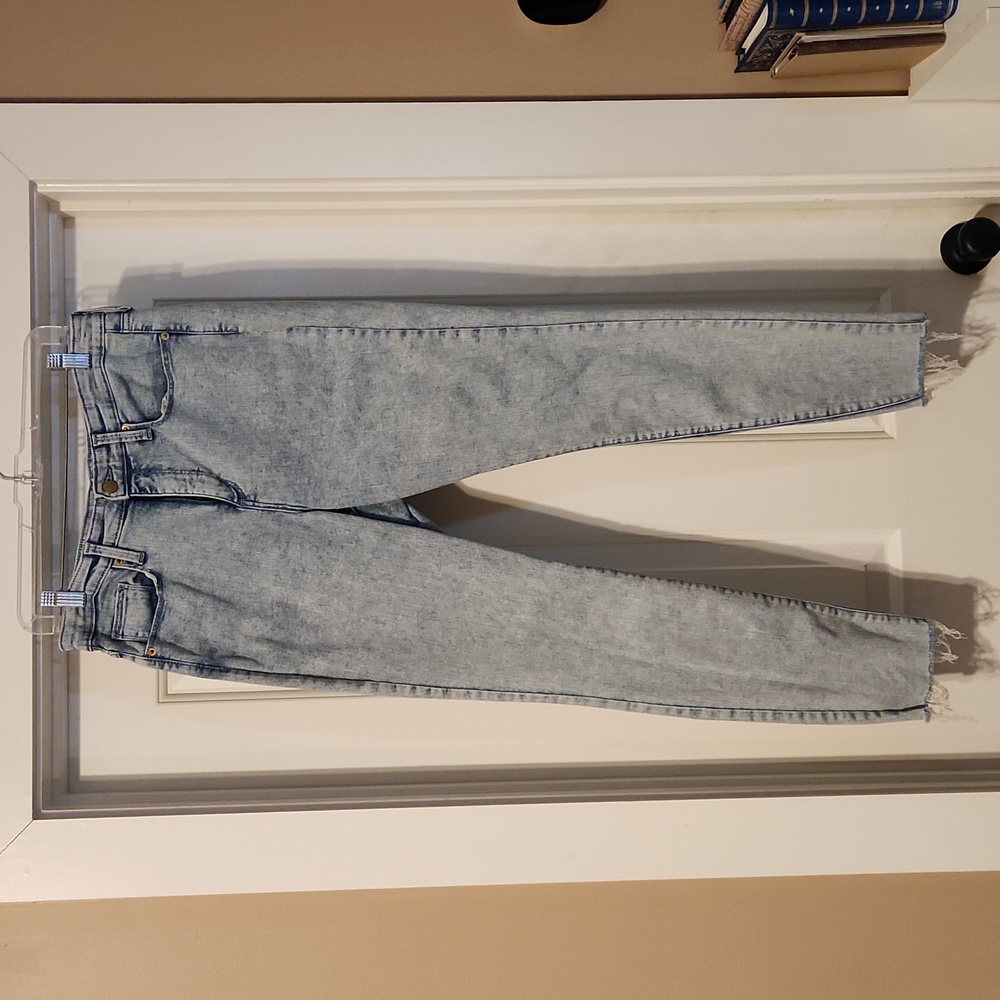 White washed skinny jeans